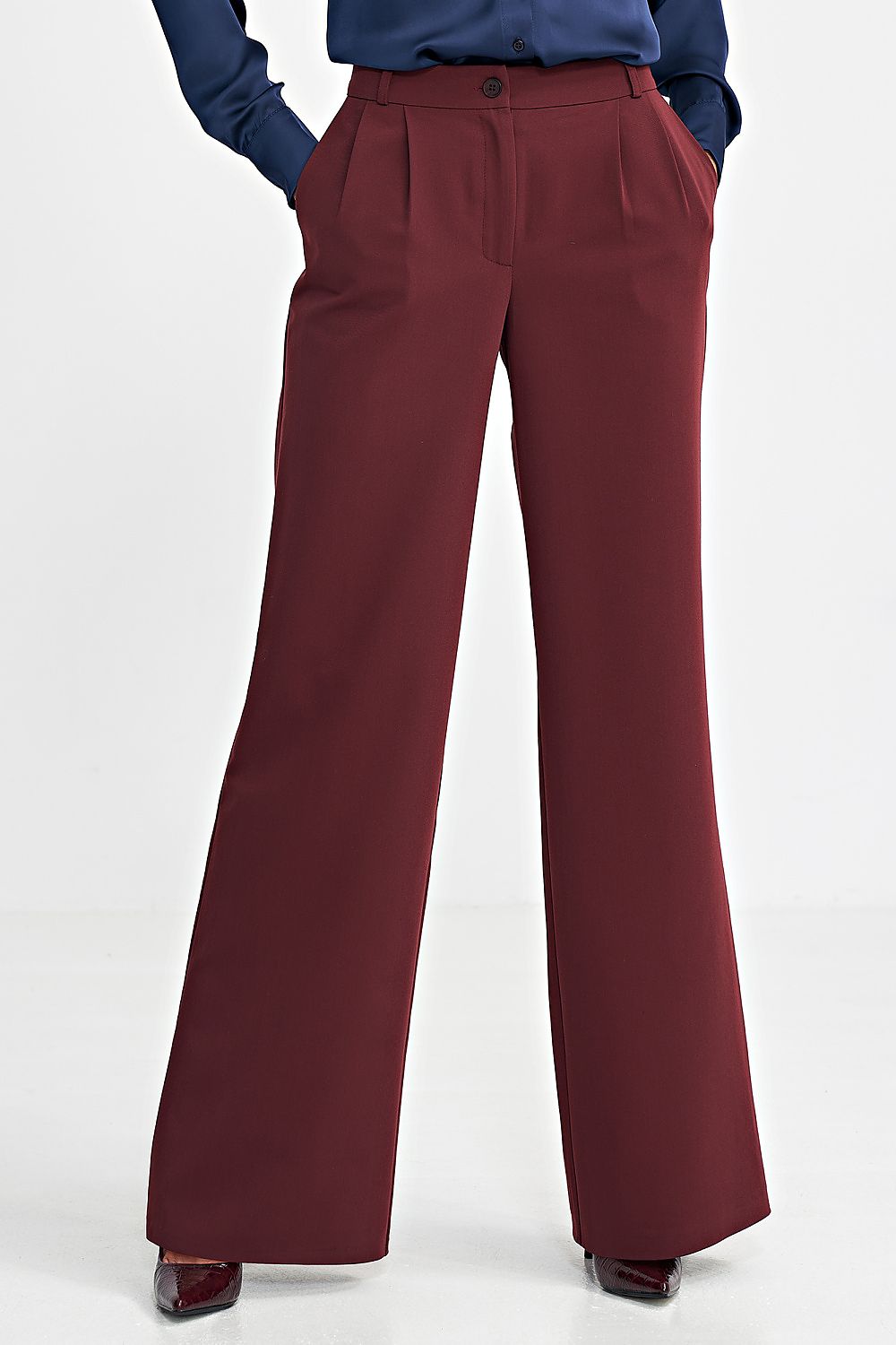 Lange Hose model 202475 Nife