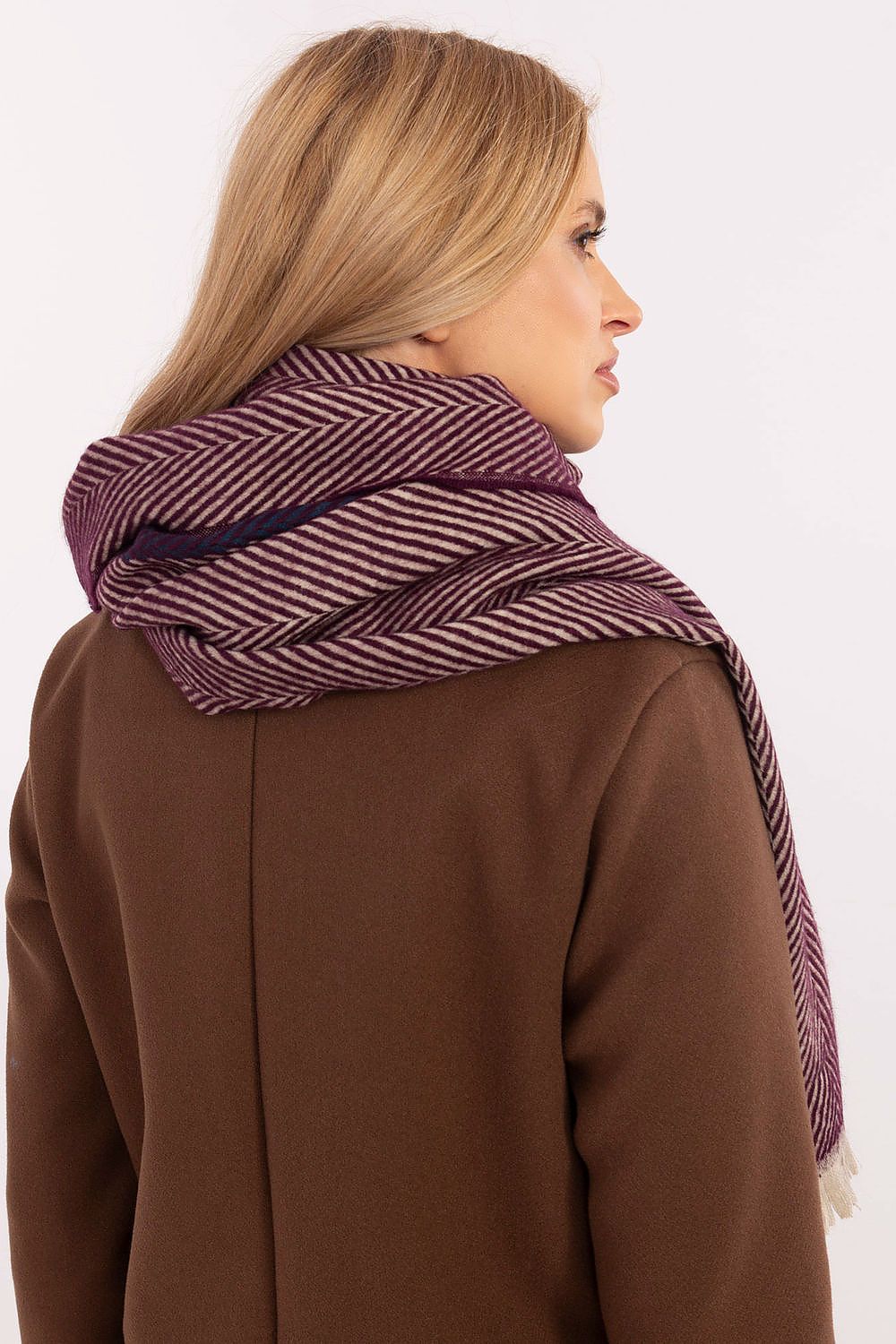 Schal model 206037 AT