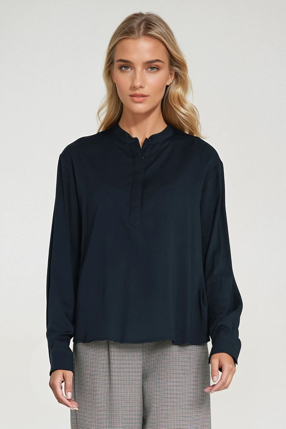 Bluse model 219775 Nife