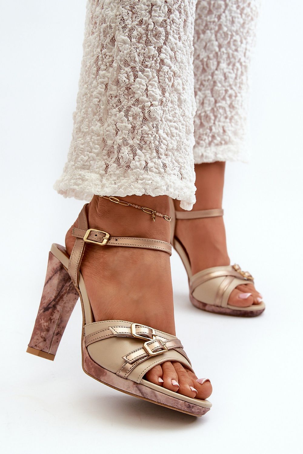 High-Heels / Knöchelriemen
