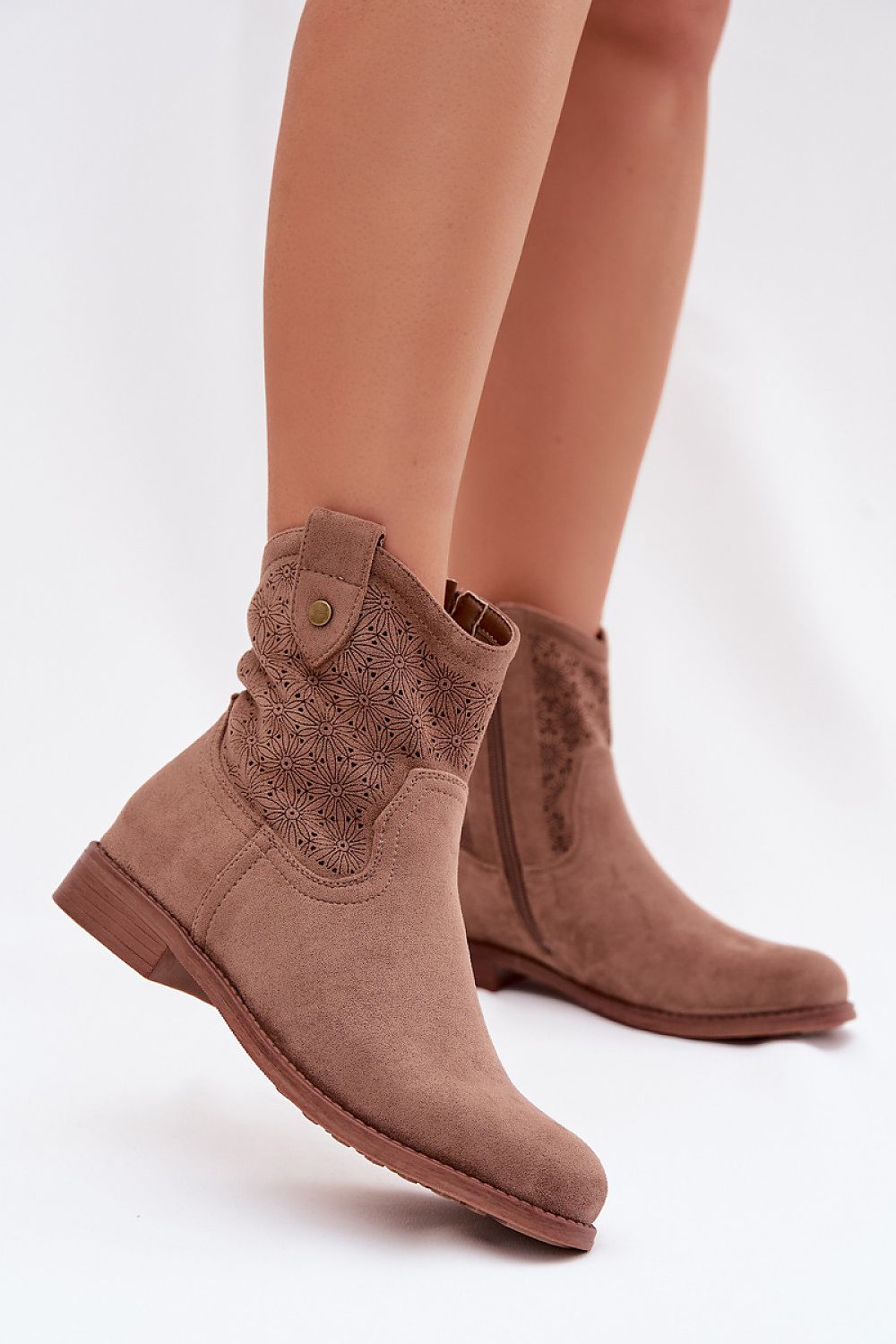 Damen-Stiefeletten in Braun, flach, aus der Stiefeletten Kollektion.