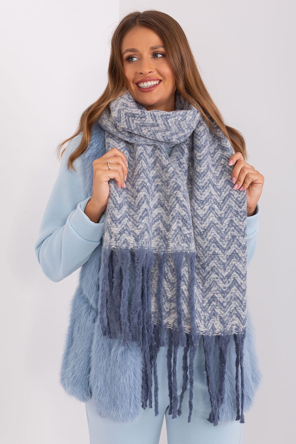  Schal model 189244 Wool Fashion Italia 