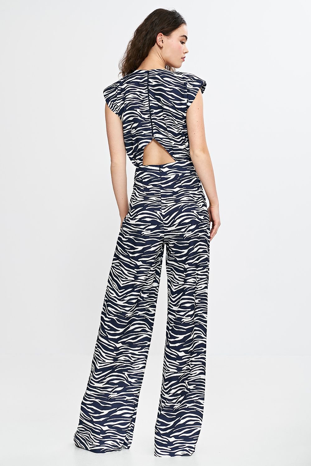  Overall model 210073 Nife 