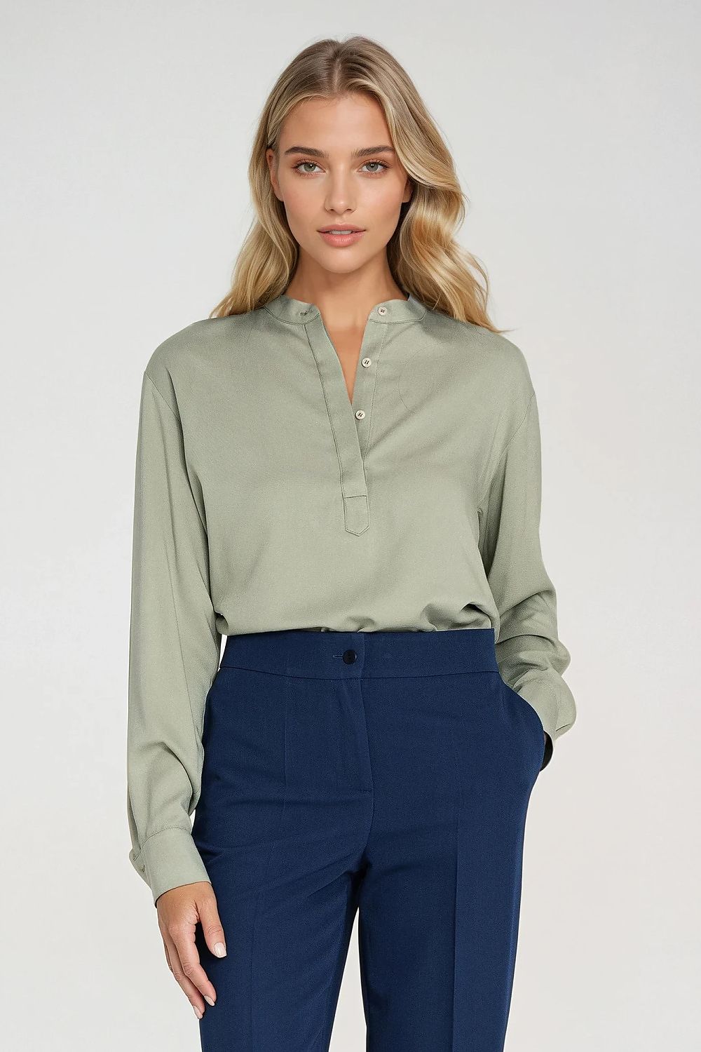  Bluse model 218903 Nife 