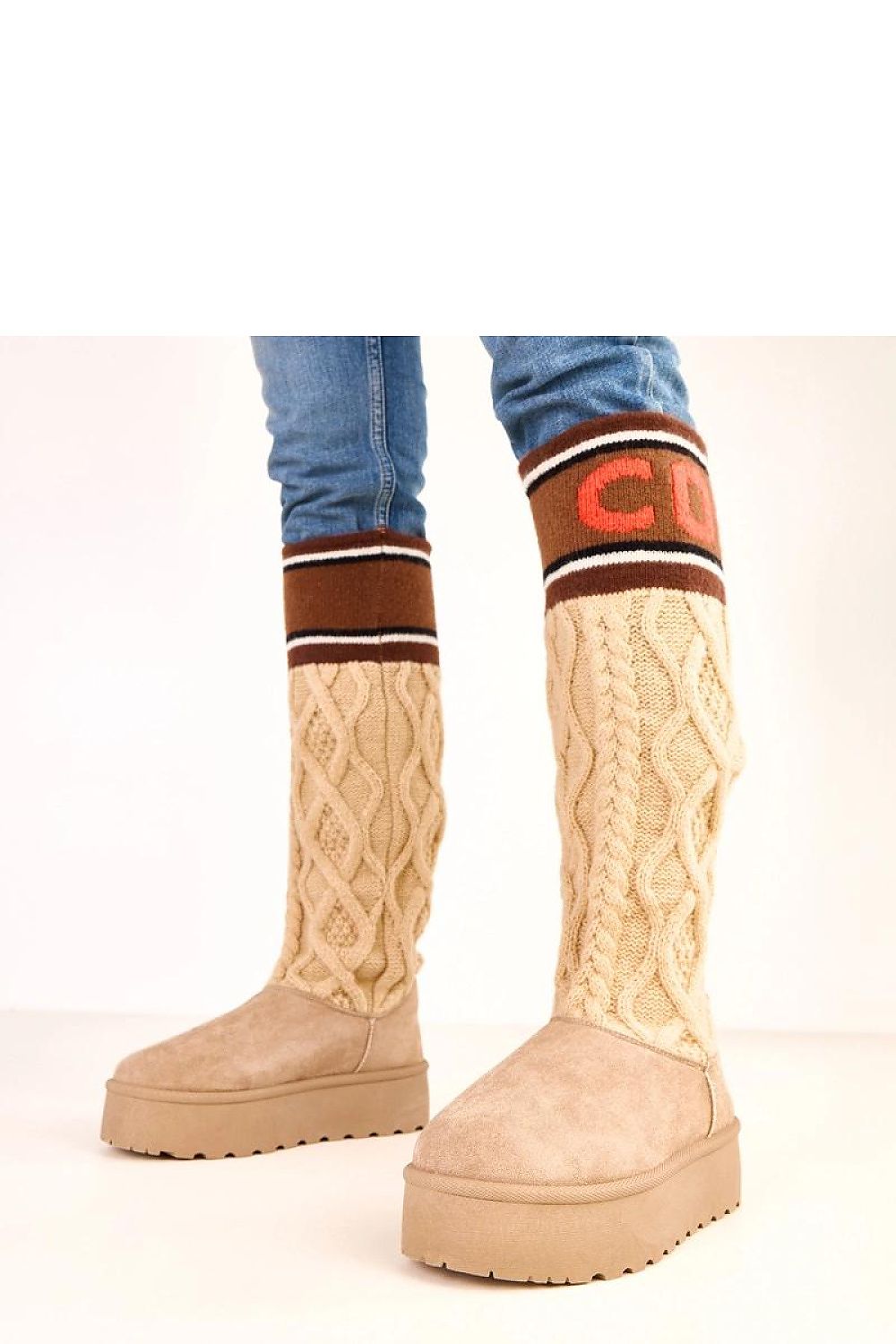 Damen isolierte Schneeschuhe in Beige mit Strick-Schaft und Plateau.(Modell 220266 Solea)