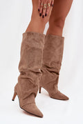 Damen-Stiletto-Stiefel wadenhoch und gefüttert aus beigem Öko-Wildleder mit spitzer Kappe. (Modell 221153 Step in style) 